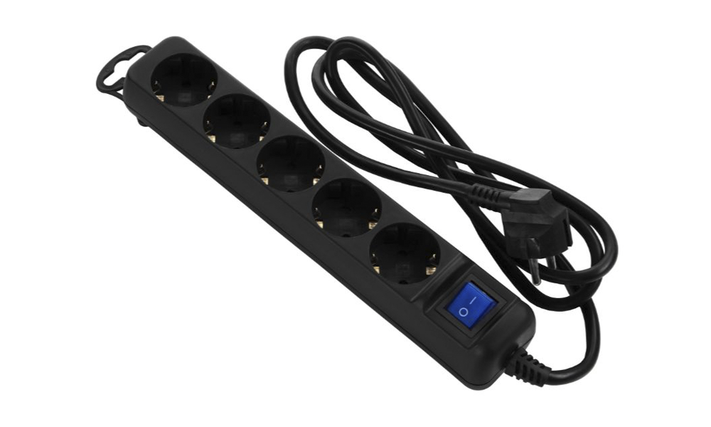 2E Power strip 5XSchuko with switch, 3G*1.5mm, 1.5m, black 2E-U05ES15M1.5BK
